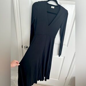 Aritzia Long Sleeve V-Neck Midi Dress